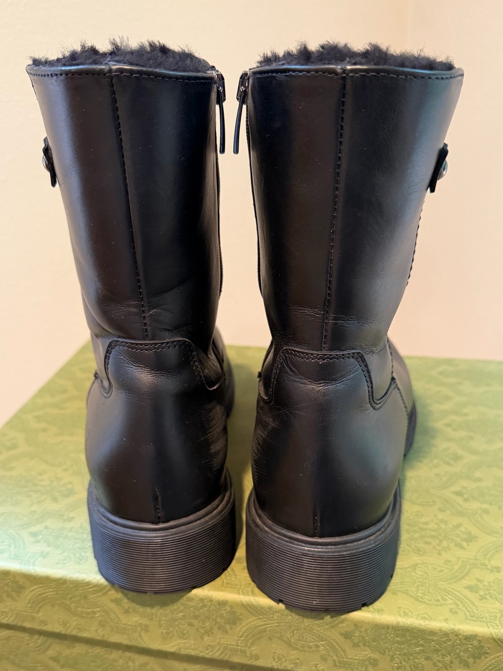 La CANADIENNE Black leather boots with black shearling lining - Picture 6 of 8